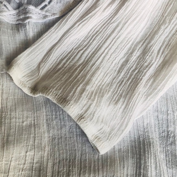 BCX - SZ. L WHITE TOP W/ COLD SHOULDER 3/4 SLEEVES - Picture 8 of 8